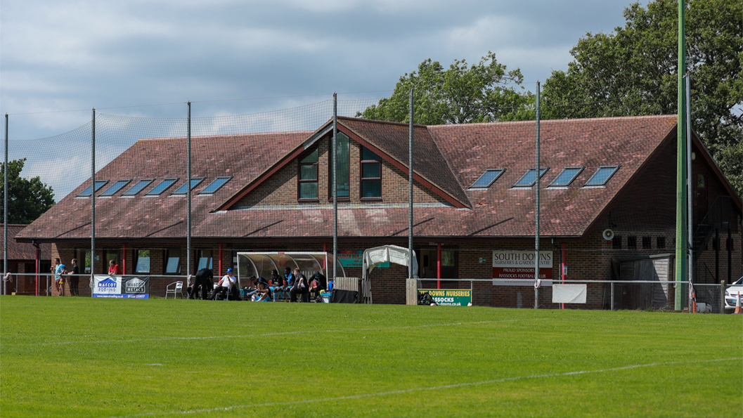 Hassocks host the Common people