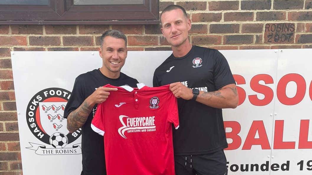 Experienced defender Bygraves the latest through the Hassocks door