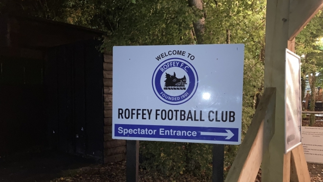 Rain at Roffey means a wait to start 2023