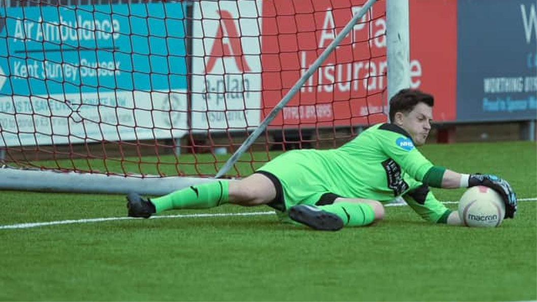 Trigwell lured from Loxwood to bolster goalkeeping options