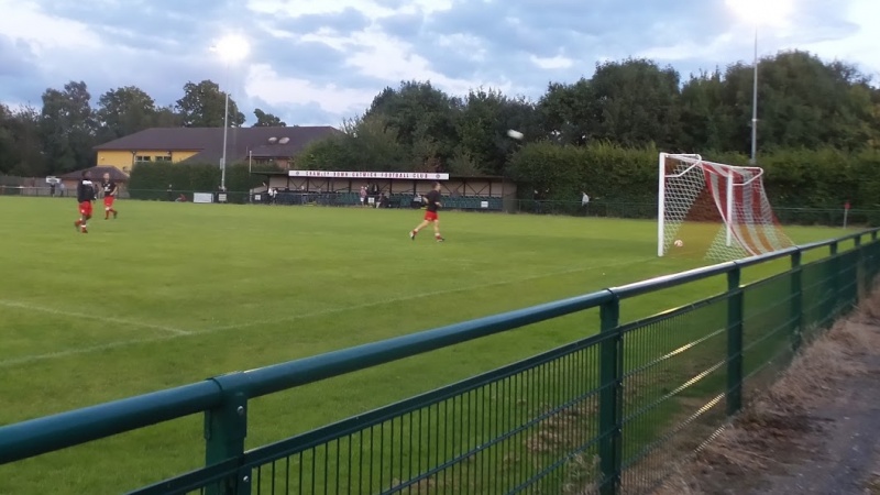 Robins take flight to Crawley Down Gatwick