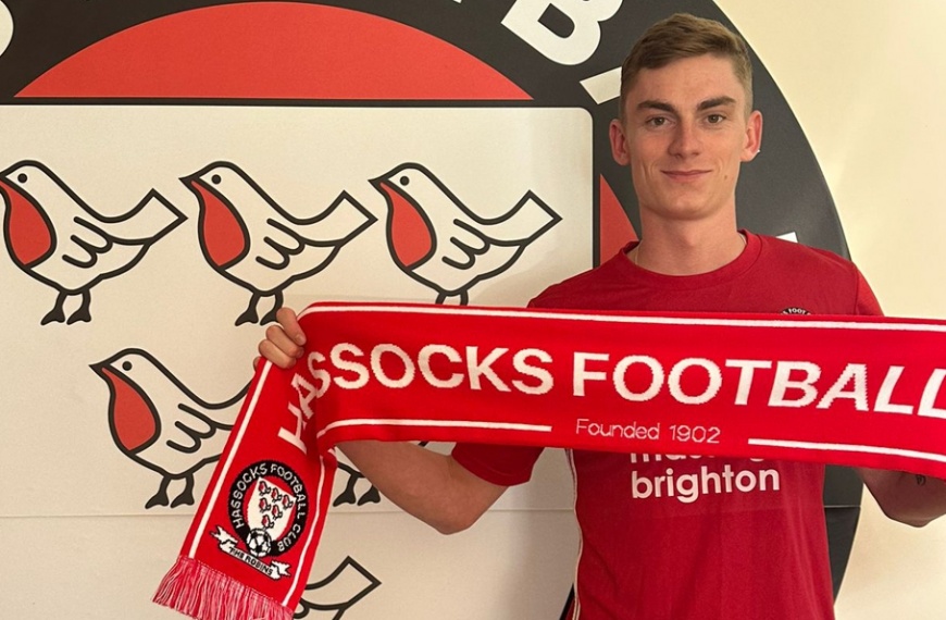 Tall striker Jamie Wilkes has signed again with Hassocks for the 2024-25 season