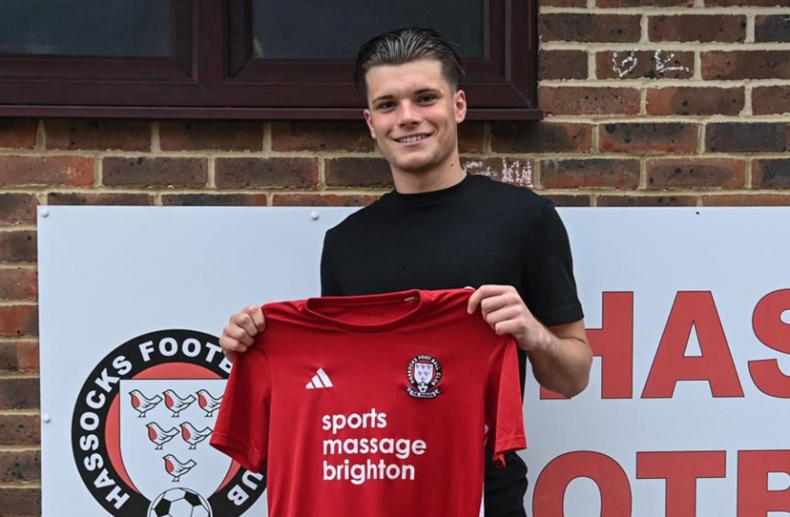 Teenage midfielder Josh Mundy has signed for a second season with Hassocks