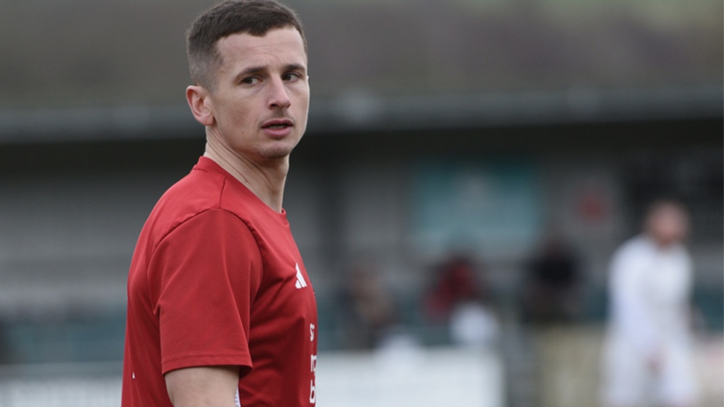 Hassocks midfielder Mike Williamson