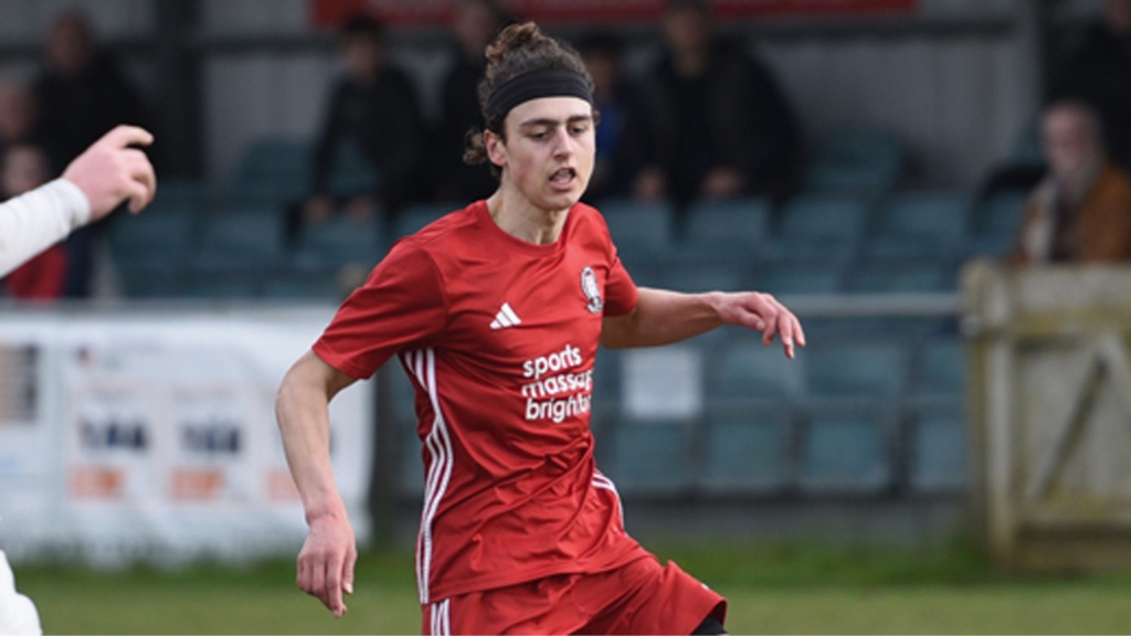 Faris Khalloqui in action for Hassocks