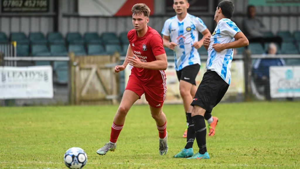 Morgan Vale in action for Hassocks against Montpelier Villa