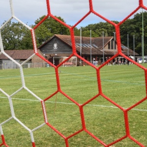 Robins have rare meeting with Swans in FA Vase