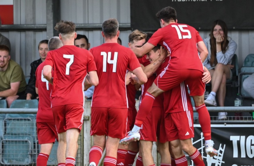 Gallery: Hassocks 1-0 Saltdean United